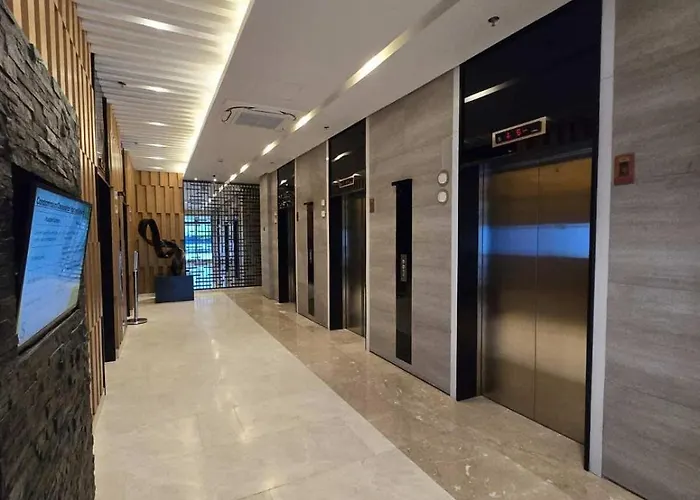 Hotel Chic Urban Escape At S Tower 3 5*